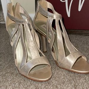 Women’s gold open sandals